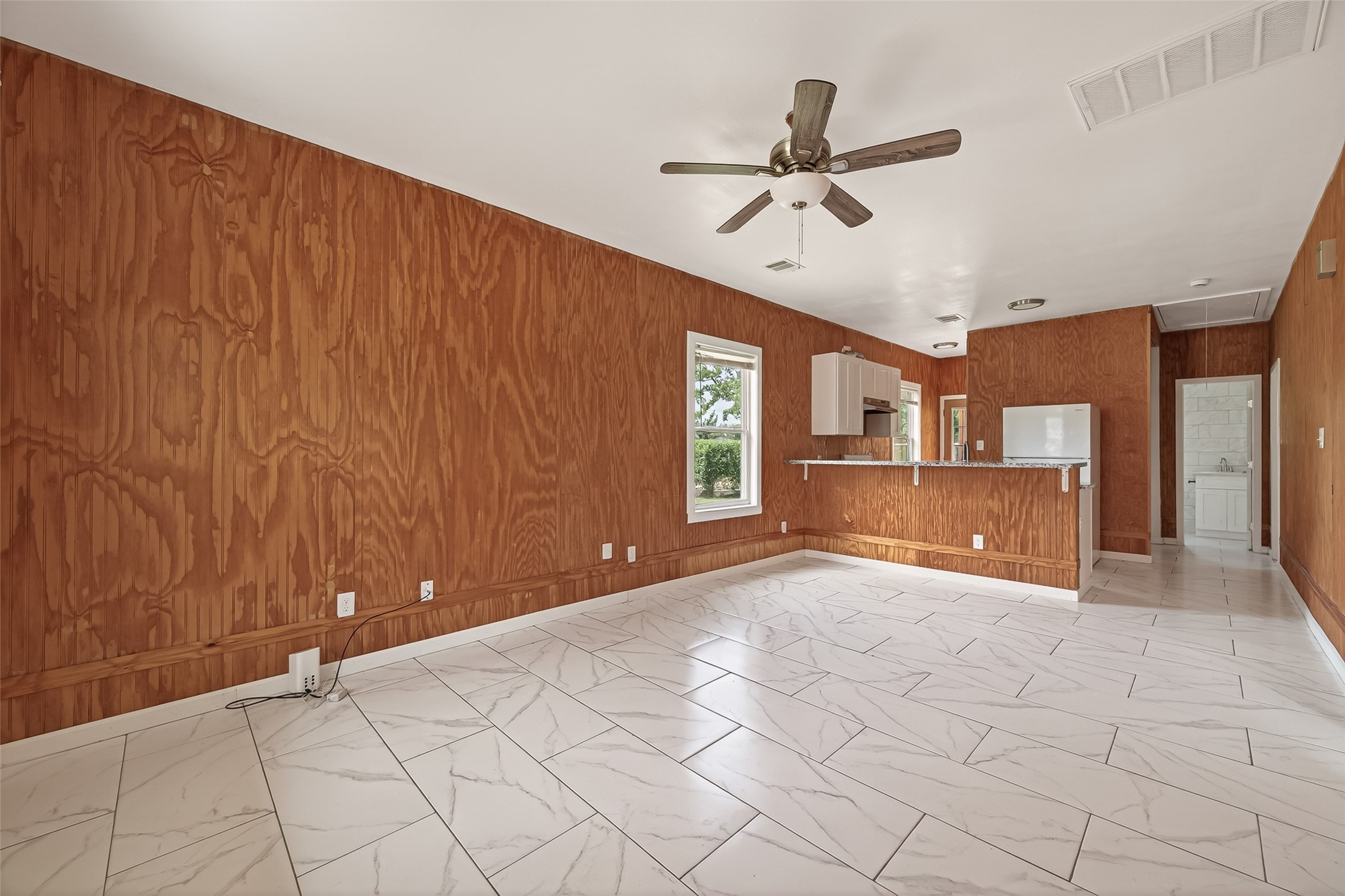 5220 Simsbrook Drive Houston, TX 77045 - Photo 2 of 7