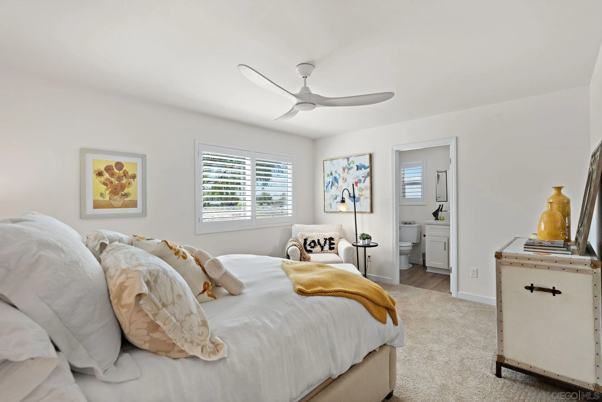 34020 Madera De Playa Drive Temecula, CA 92592 - Photo 14 of 24 a bedroom with a bed and a couch