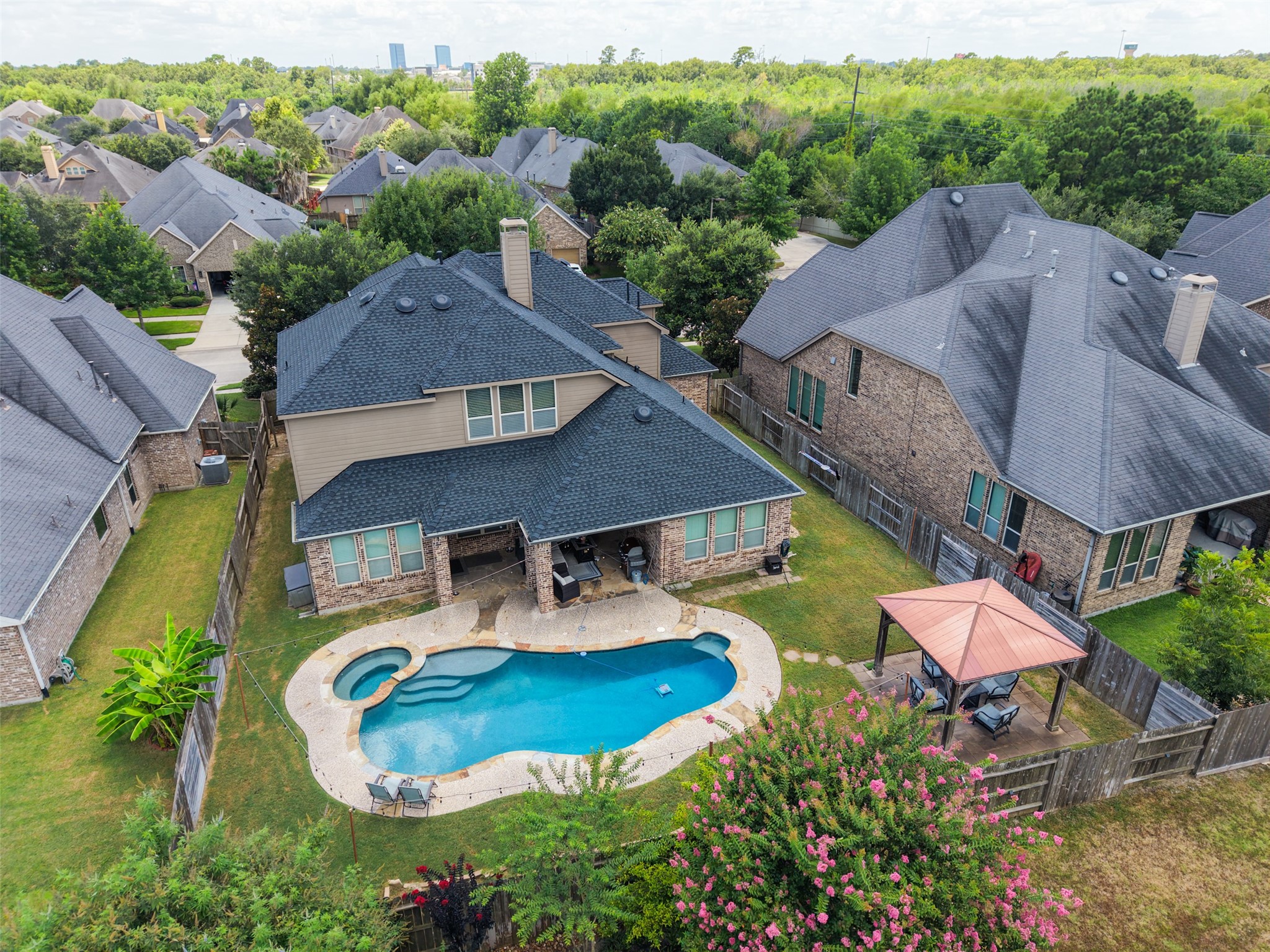 8109 Threadtail Street Conroe, TX 77385 - Photo 2 of 33