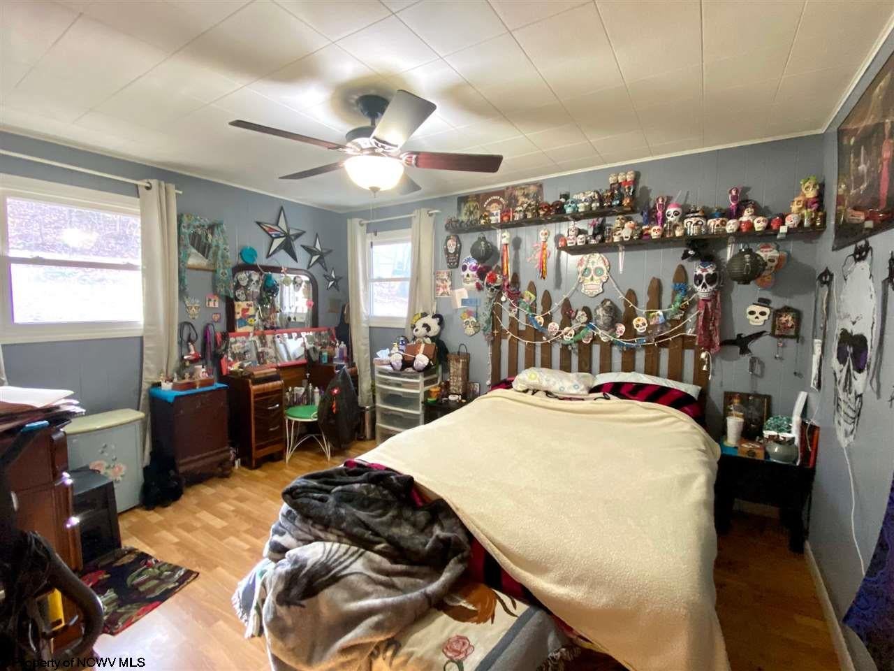 1823 Bunner Ridge Road Fairmont, WV 26554 - Photo 4 of 13 Gallery Image 4