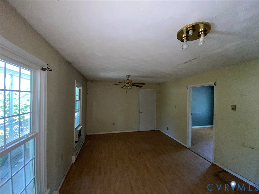 460 Thompson Avenue West Point, VA 23181 - Photo 12 of 29