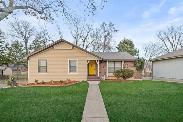 $309,900 | 11800 East 77th Street, Raytown, MO 64138