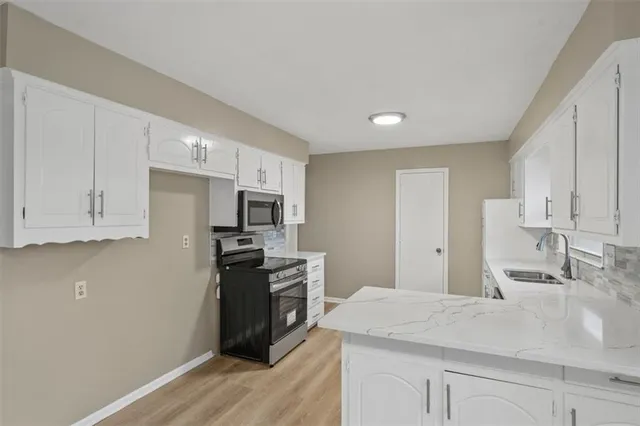 $309,900 | 11800 East 77th Street, Raytown, MO 64138