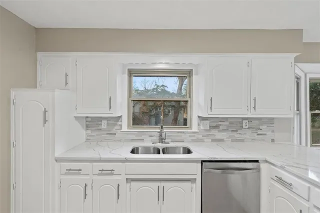 $309,900 | 11800 East 77th Street, Raytown, MO 64138