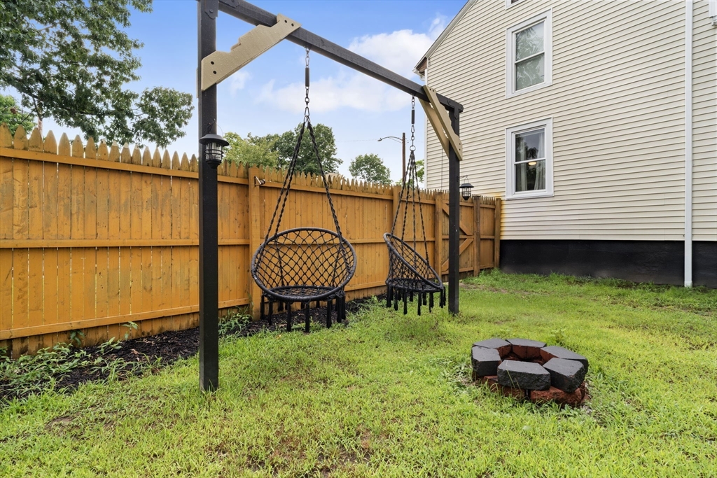 19 Suffolk Street Springfield, MA 01109 - Photo 4 of 27