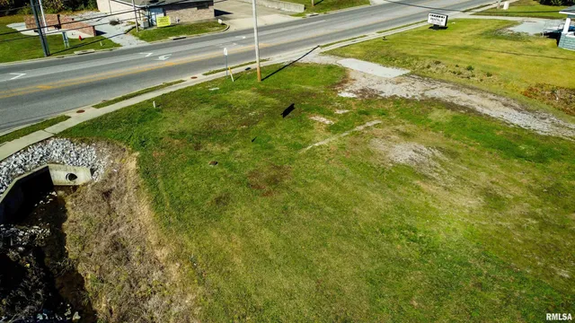 $169,999 | 1300 South Division Street, Carterville, IL 62918