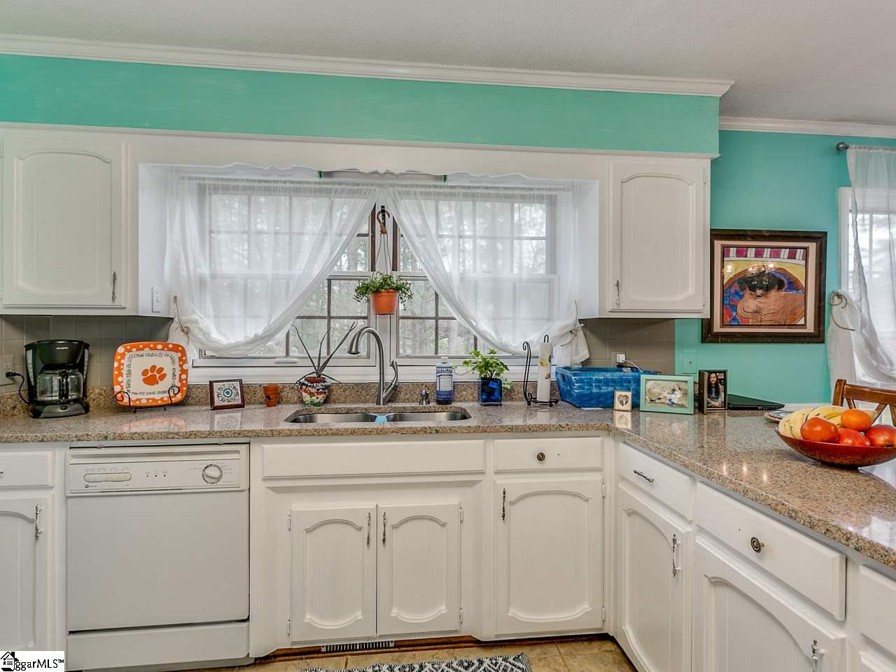 147 Sharcliff Road Cowpens, SC 29330 - Photo 12 of 36
