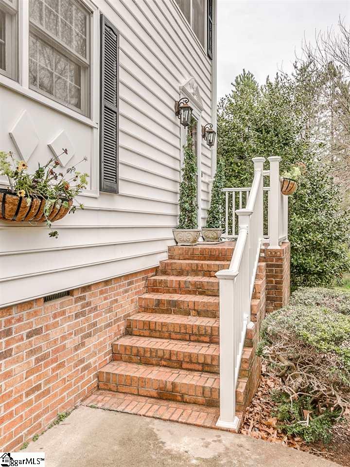 147 Sharcliff Road Cowpens, SC 29330 - Photo 4 of 36