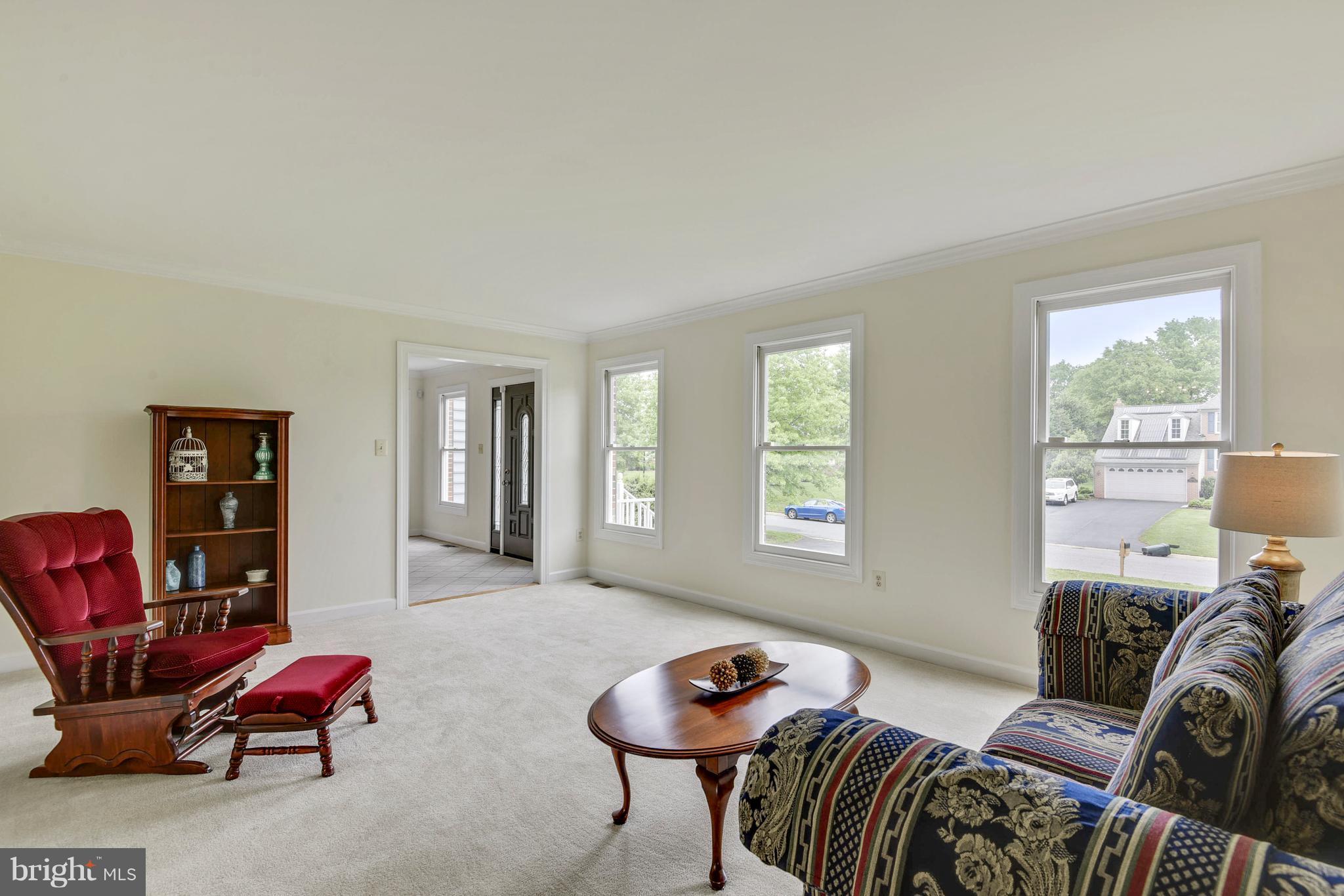 17104 Campbell Farm Road Poolesville, MD 20837 - Photo 10 of 29 Living Room