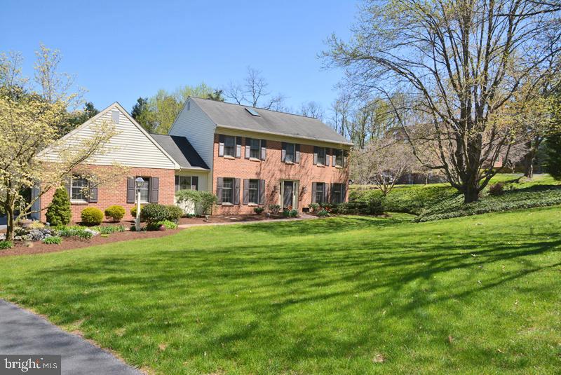 13 Deerfield Road Lancaster, PA 17603 - Photo 2 of 51 Gallery Image 2