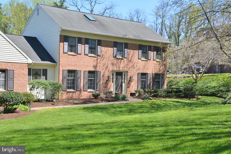 13 Deerfield Road Lancaster, PA 17603 - Photo 3 of 51 Gallery Image 3