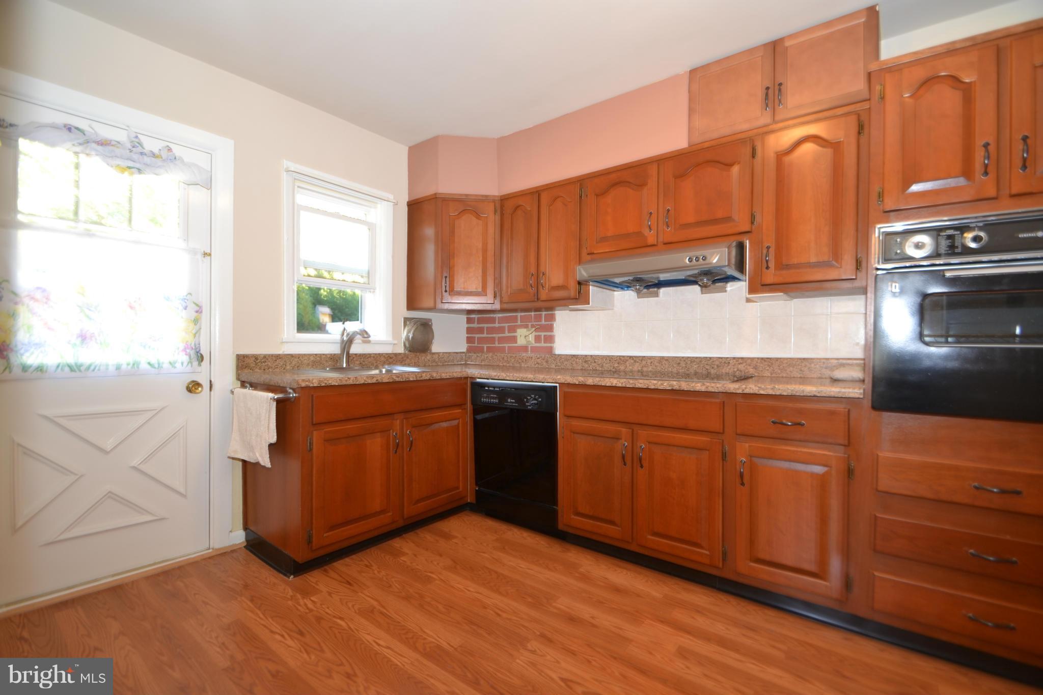 1304 Glenmont Road Baltimore, MD 21239 - Photo 2 of 19 Kitchen
