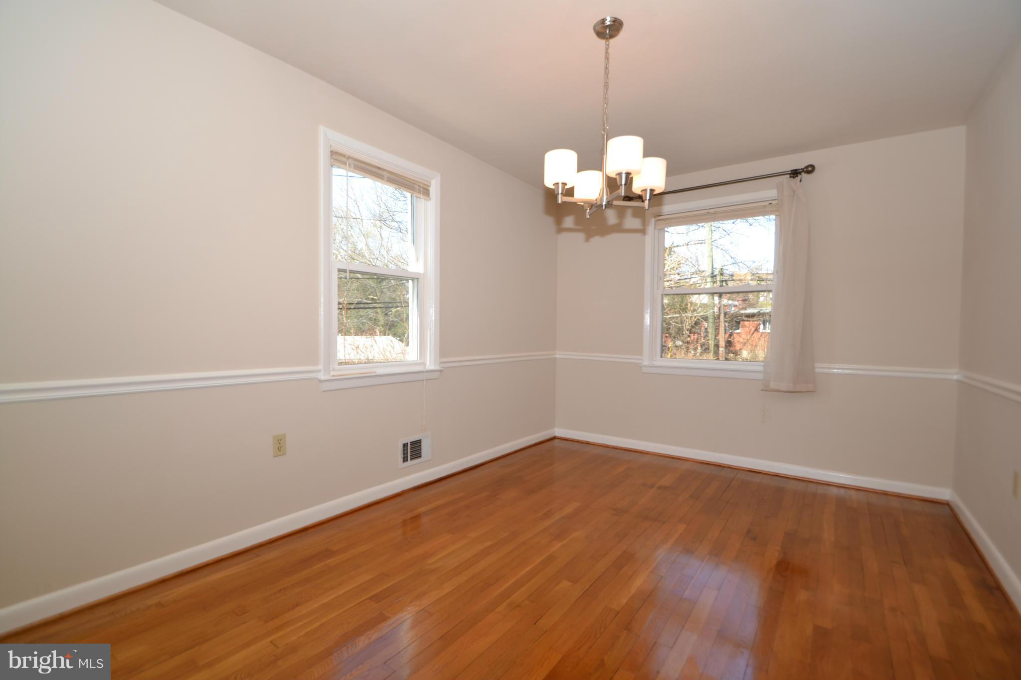 1304 Glenmont Road Baltimore, MD 21239 - Photo 6 of 19 Dining Room