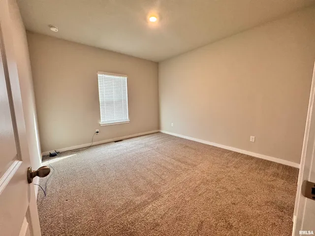 $2,800 | 709 East Bear Drive, Tiffin, IA 52340