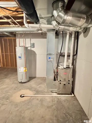 $2,800 | 709 East Bear Drive, Tiffin, IA 52340