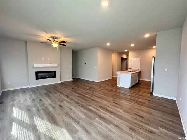 $2,800 | 709 East Bear Drive, Tiffin, IA 52340