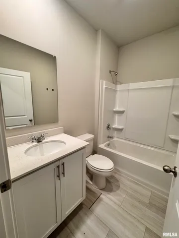 $2,800 | 709 East Bear Drive, Tiffin, IA 52340