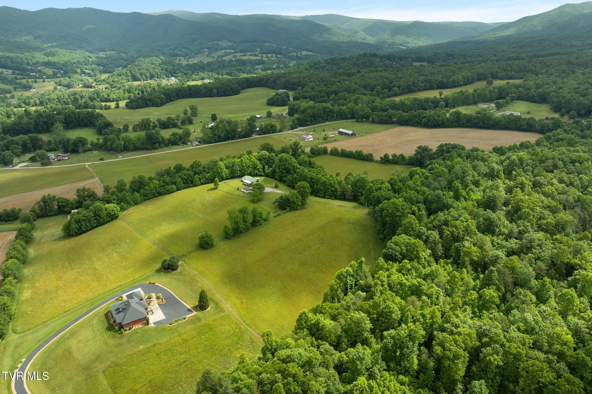 195 Estep Hollow Road Elizabethton, TN 37643 - Photo 10 of 69 DJI_0165