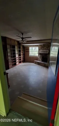 $1,525 | 101 Myers Lane, Hawthorne, FL 32640