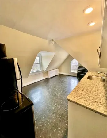 $2,650 | 313 Berkeley Avenue, Unit 3, Middletown, RI 02842