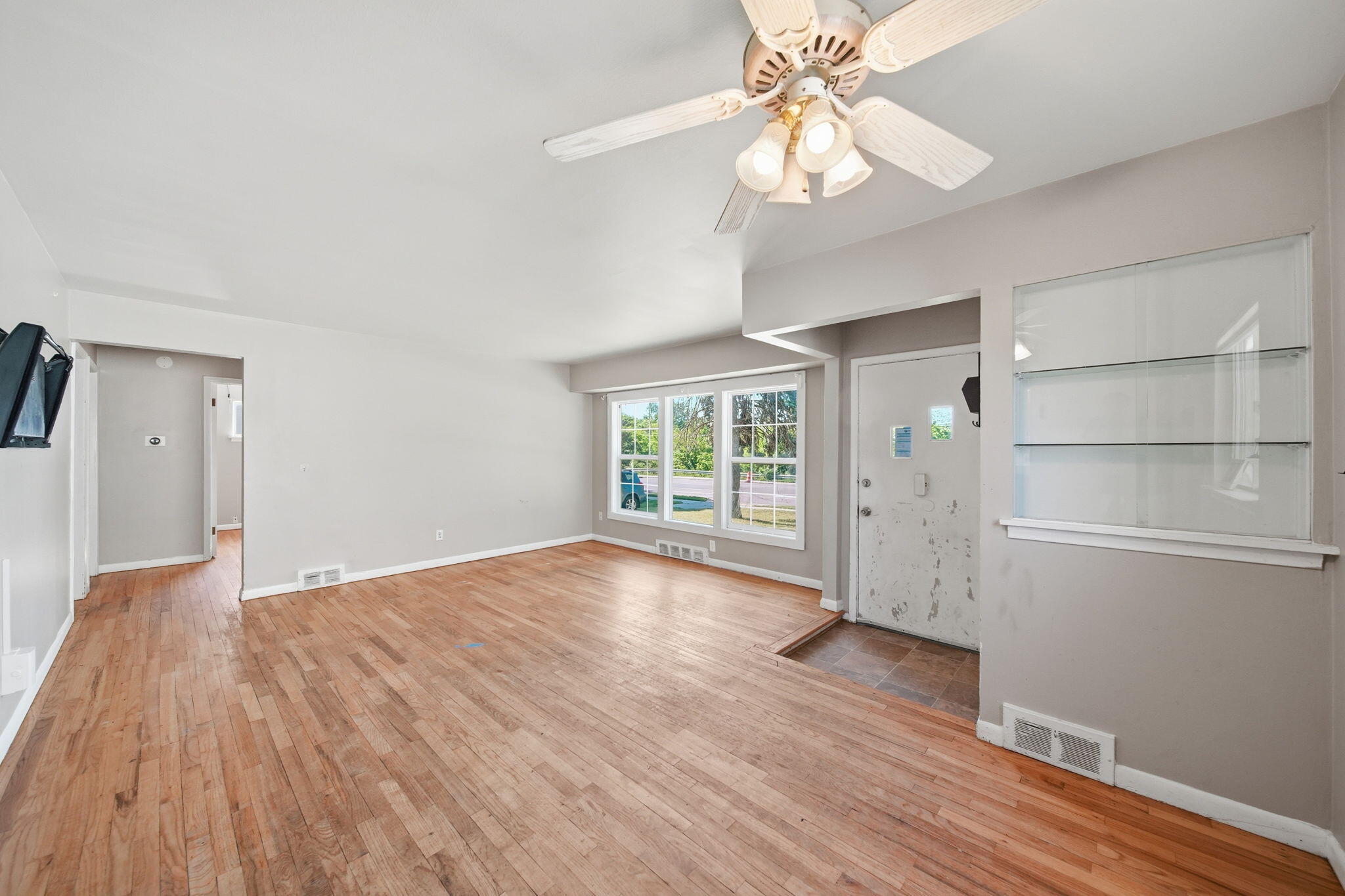 1241 Grove Road Ypsilanti, MI 48198 - Photo 5 of 35 5-web-or-mls-DSC06005