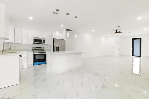 $305,000 | 2803 East 13th Street, Lehigh Acres, FL 33972