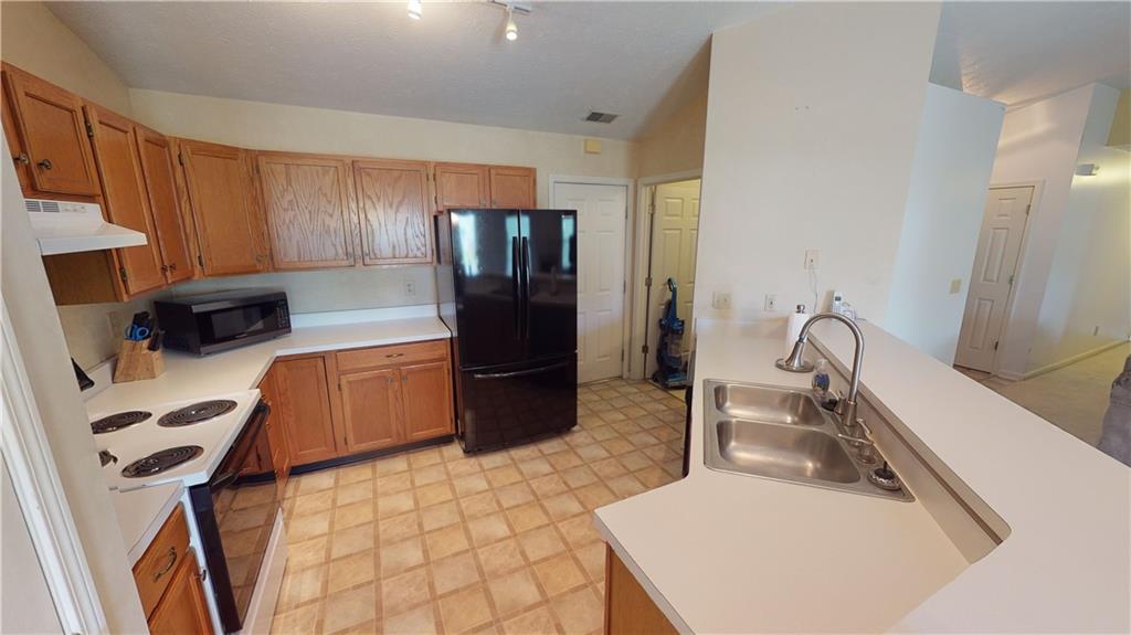 5668 Rains Lane Indianapolis, IN 46254 - Photo 14 of 34 Gallery Image 14