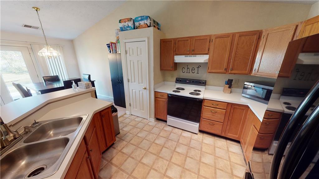5668 Rains Lane Indianapolis, IN 46254 - Photo 15 of 34 Gallery Image 15