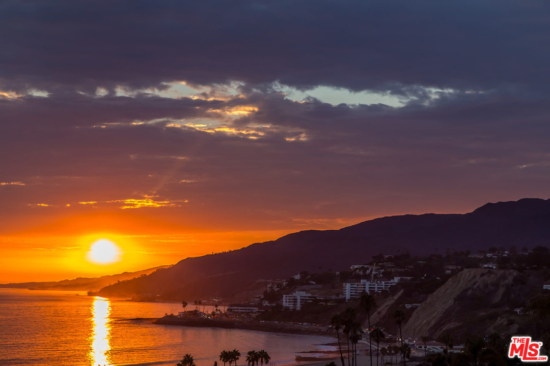 36 Copra Lane Pacific Palisades, CA 90272 - Photo 25 of 31 a view of city and mountain