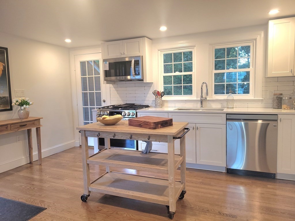 176 Broad Meadow Road Needham, MA 02492 - Photo 3 of 24