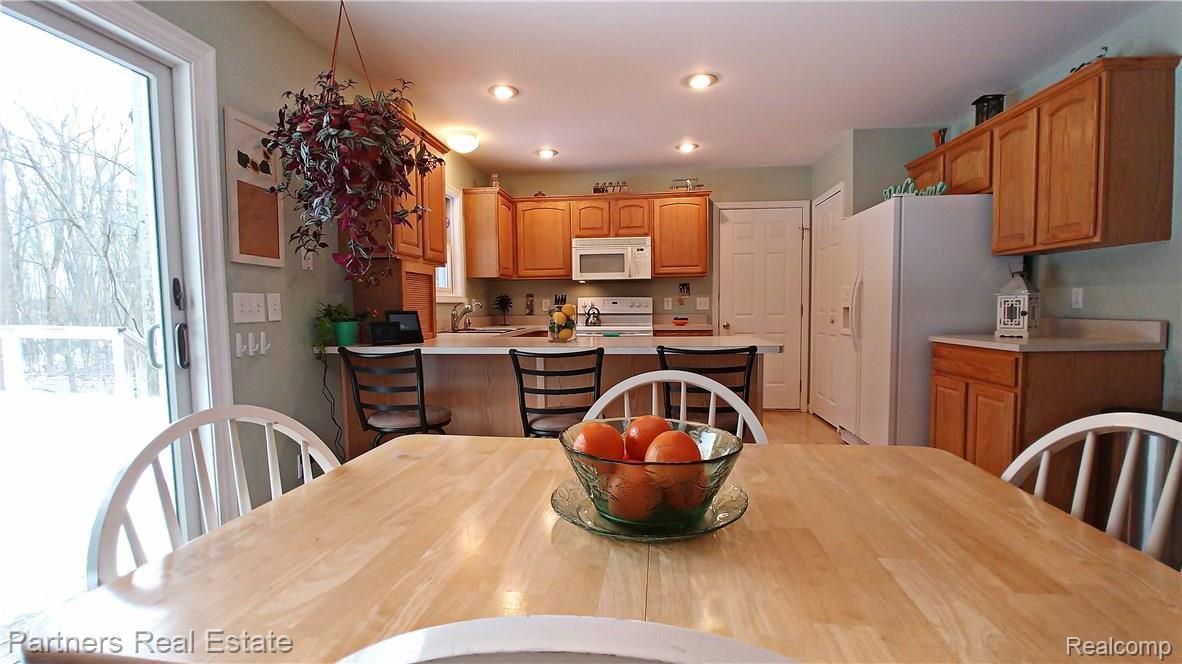 5371 Dutton Road Gregory, MI 48137 - Photo 13 of 72 6 Interior.jpg