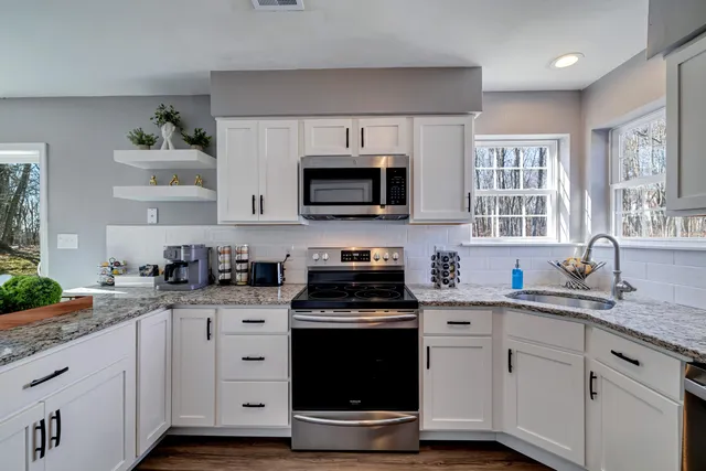 $524,000 | 3305 Mountain Terrace Drive, Blakeslee, PA 18610