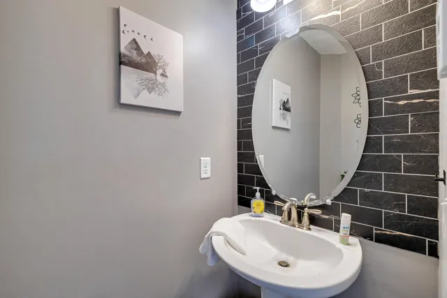 $524,000 | 3305 Mountain Terrace Drive, Blakeslee, PA 18610