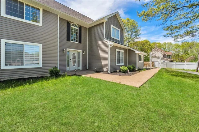 $524,000 | 3305 Mountain Terrace Drive, Blakeslee, PA 18610