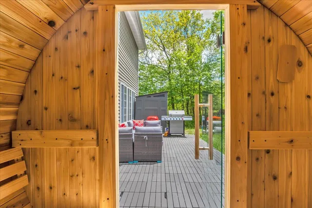 $524,000 | 3305 Mountain Terrace Drive, Blakeslee, PA 18610