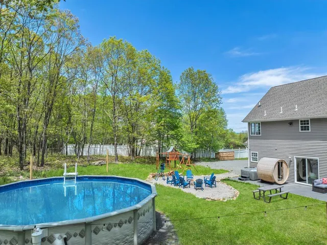 $524,000 | 3305 Mountain Terrace Drive, Blakeslee, PA 18610