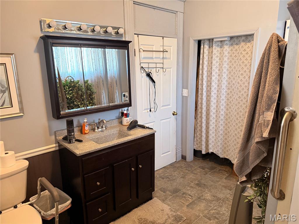 309 South Locust Street St. Elmo, IL 62458 - Photo 15 of 23