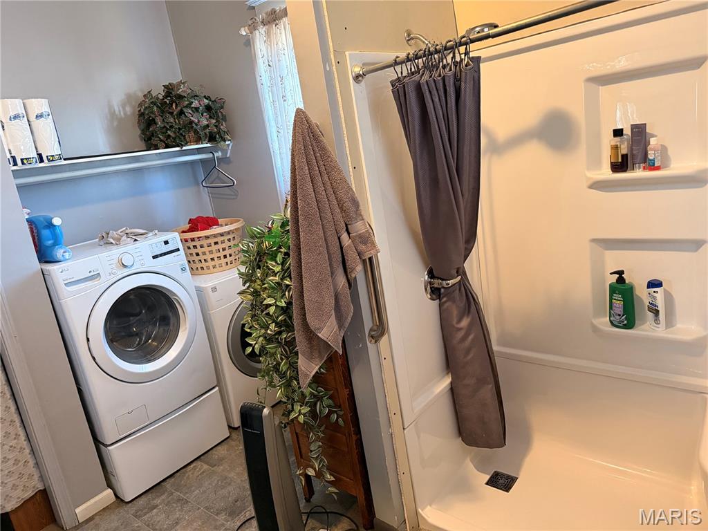 309 South Locust Street St. Elmo, IL 62458 - Photo 16 of 23