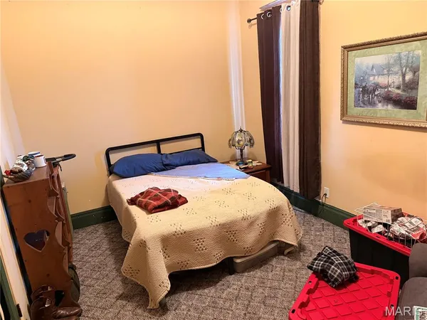 $130,000 | 309 South Locust Street, St. Elmo, IL 62458