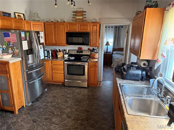 $130,000 | 309 South Locust Street, St. Elmo, IL 62458