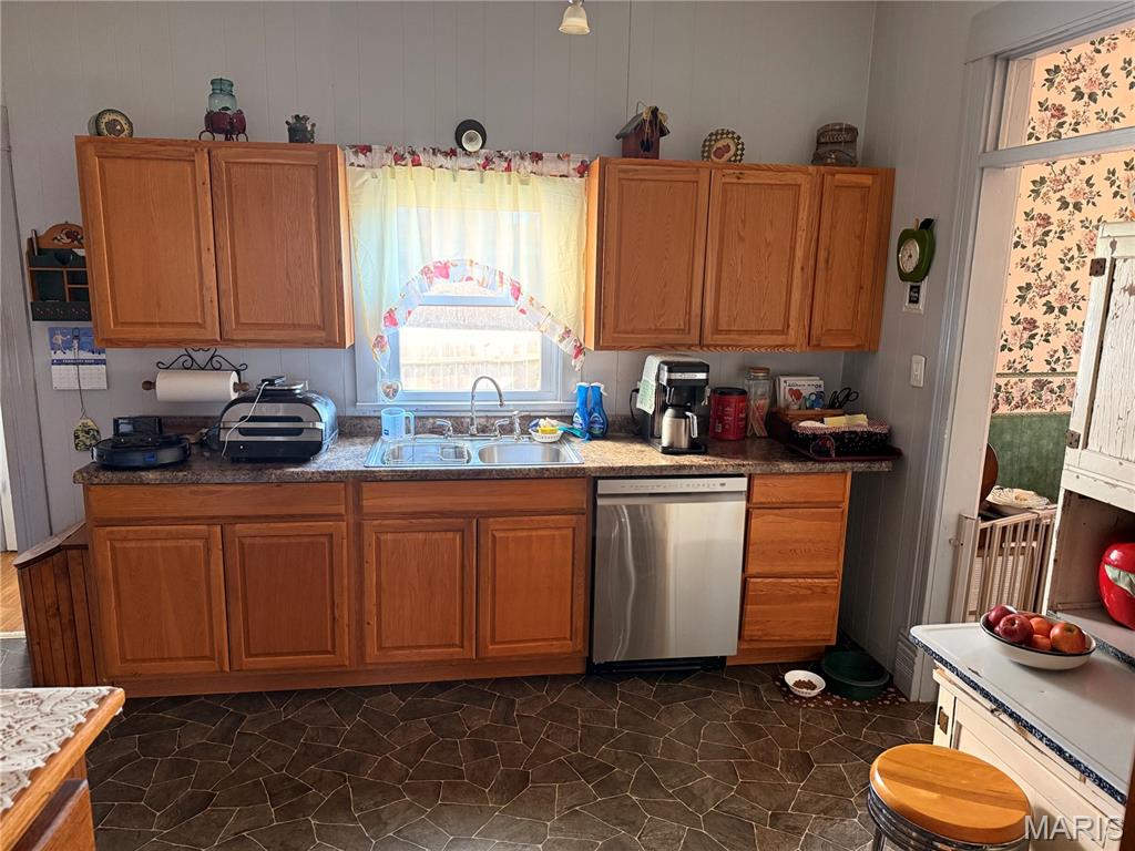 309 South Locust Street St. Elmo, IL 62458 - Photo 8 of 23