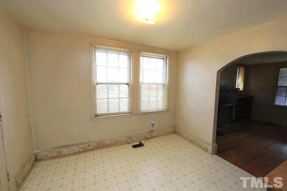 206 South Pettigrew Street Raleigh, NC 27610 - Photo 5 of 13 a bathroom with a bathtub and a shower