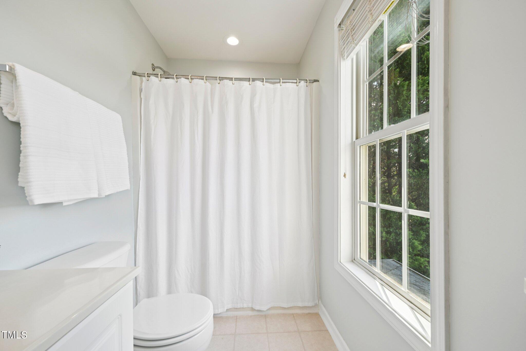 4305 Beacon Crest Way Raleigh, NC 27604 - Photo 10 of 24 Primary Full Size Bathroom