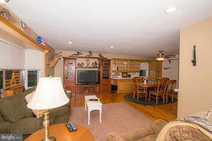 618 Old Love Point Road Stevensville, MD 21666 - Photo 9 of 24 Family Room
