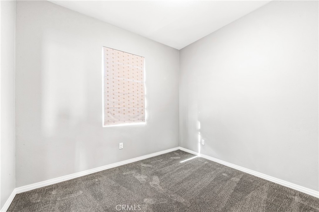 6331 Pacific Way Westminster, CA 92683 - Photo 30 of 38 an empty room with a window