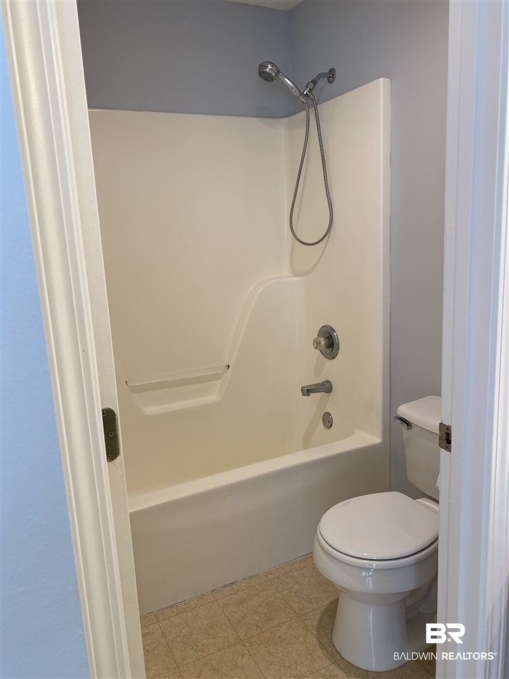 8860 Caitlin Street Foley, AL 36535 - Photo 11 of 19 Master Bathroom