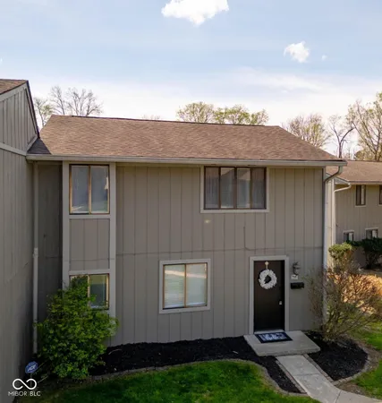 $129,900 | 7945 Benjamin Drive, Unit 19, Indianapolis, IN 46226
