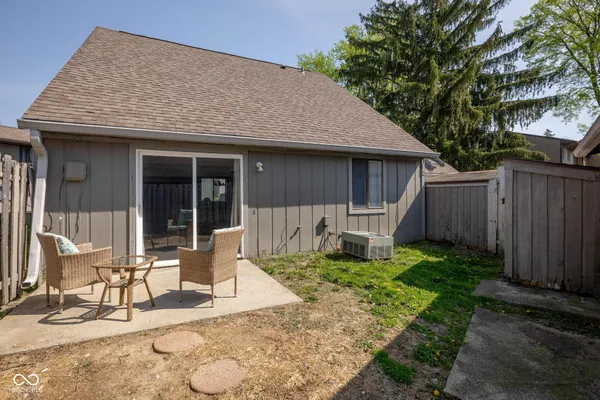 $129,900 | 7945 Benjamin Drive, Unit 19, Indianapolis, IN 46226