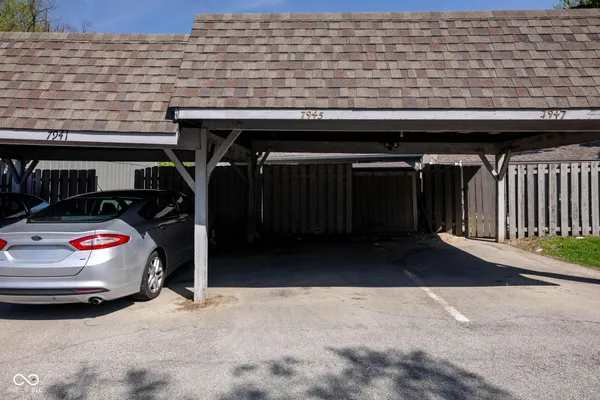 $129,900 | 7945 Benjamin Drive, Unit 19, Indianapolis, IN 46226