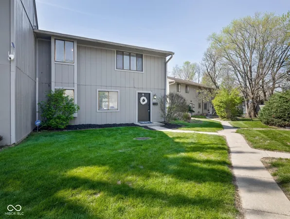 $129,900 | 7945 Benjamin Drive, Unit 19, Indianapolis, IN 46226
